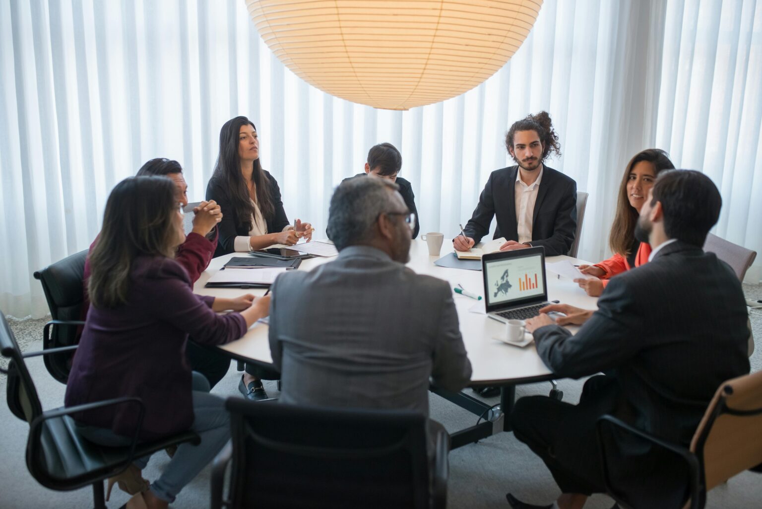 Key Factors to Consider When Hiring Online Marketing Agencies
