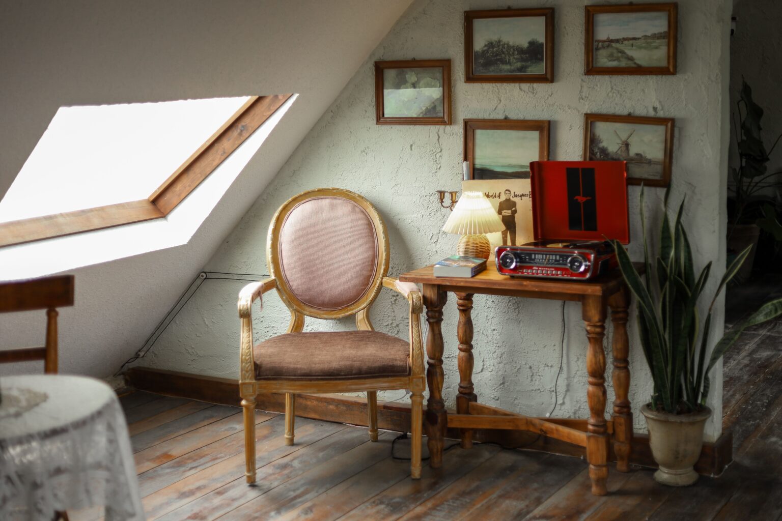 How an Attic Lift System Makes Storage Safer and More Convenient