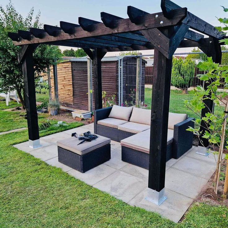 Innovative Pergola Designs Featuring Lighting and Modern Materials